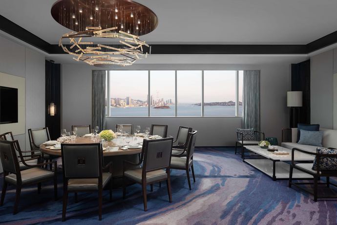 Imagen de los interiores del Hotel Courtyard By Marriott Xiamen Haicang. Foto 15