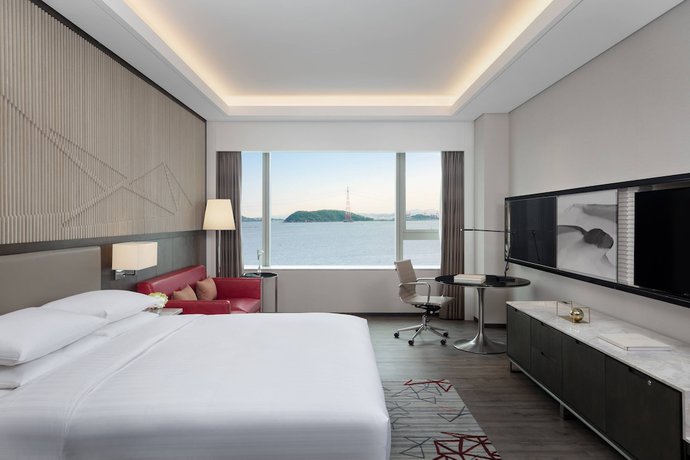 Imagen de la habitación del Hotel Courtyard By Marriott Xiamen Haicang. Foto 13