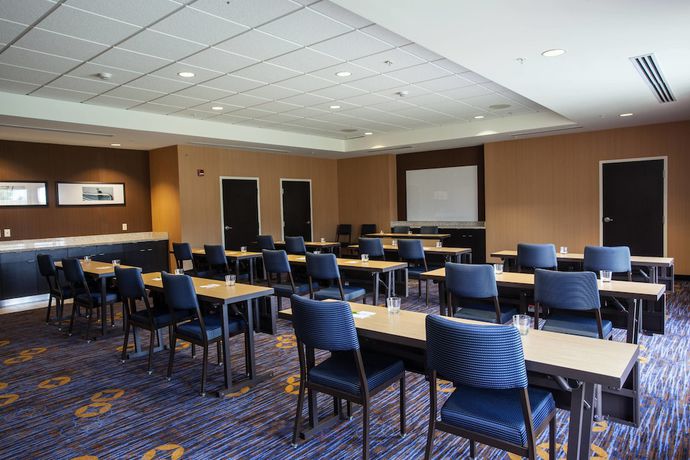 Imagen de los interiores del Hotel Courtyard By Marriott York. Foto 20