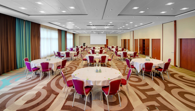 Imagen de los interiores del Hotel Courtyard By Marriott Zurich North. Foto 7