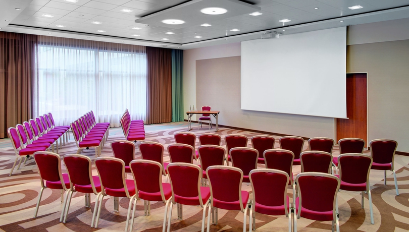 Imagen de los interiores del Hotel Courtyard By Marriott Zurich North. Foto 10