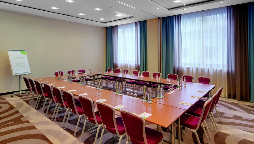 Imagen de los interiores del Hotel Courtyard By Marriott Zurich North. Foto 11