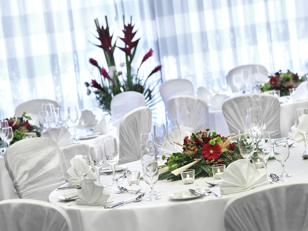 Imagen de los interiores del Hotel Courtyard By Marriott Zurich North. Foto 14