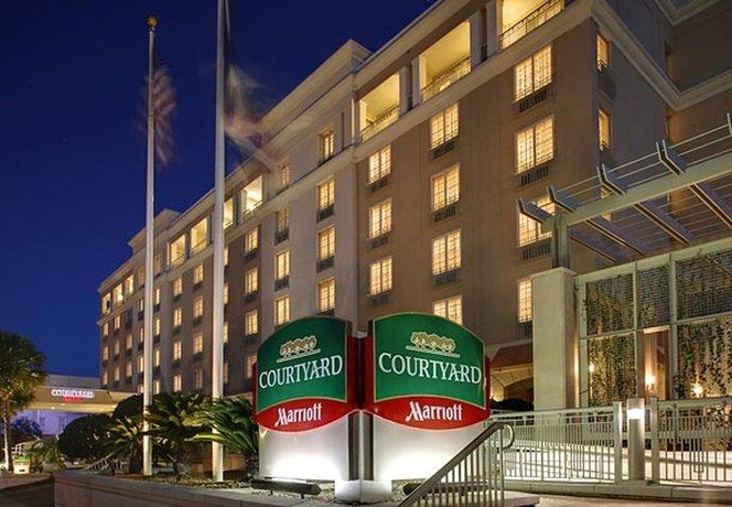 Imagen de los exteriores del Hotel Courtyard Charleston Historic District. Foto 15