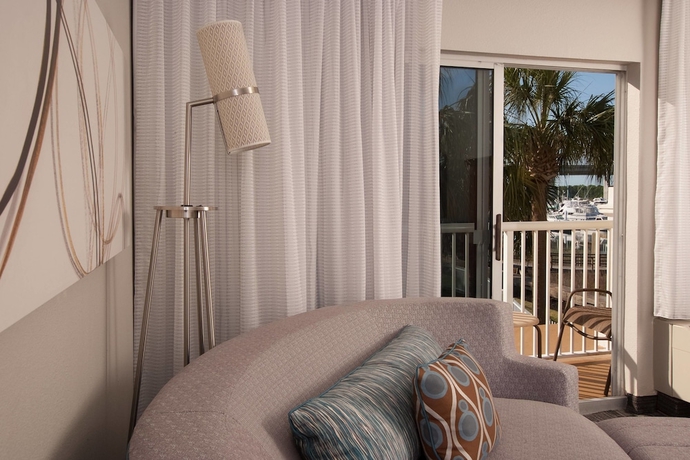 Imagen de la habitación del Hotel Courtyard Charleston Waterfront By Marriott. Foto 9