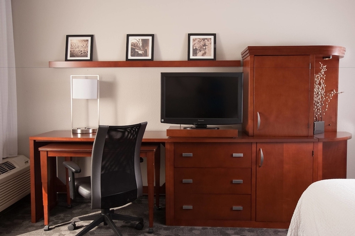 Imagen de la habitación del Hotel Courtyard Charleston Waterfront By Marriott. Foto 10