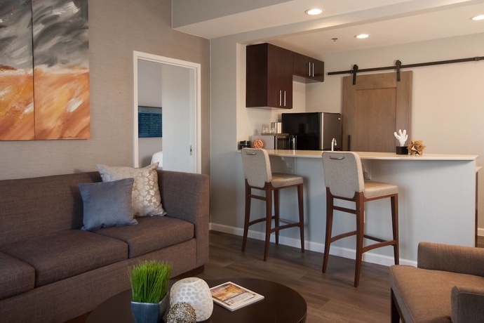 Imagen de la habitación del Hotel Courtyard Charleston Waterfront By Marriott. Foto 13