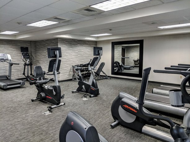 Imagen de los interiores del Hotel Courtyard Charlotte Airport North. Foto 13