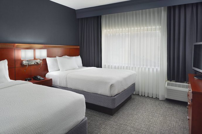 Imagen de la habitación del Hotel Courtyard Charlotte Arrowood. Foto 10