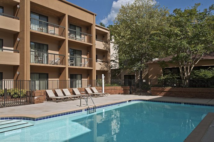 Imagen general del Hotel Courtyard Charlotte Arrowood. Foto 1