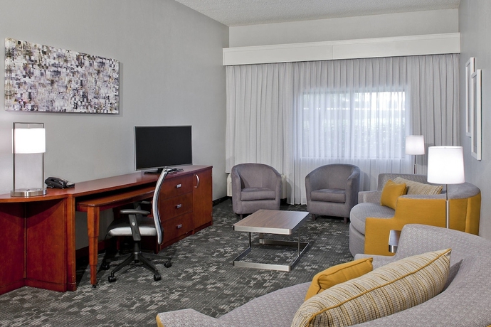 Imagen de la habitación del Hotel Courtyard Charlotte Ballantyne. Foto 11