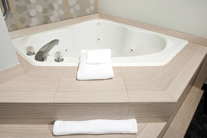 Imagen de la habitación del Hotel Courtyard Charlotte Ballantyne. Foto 15