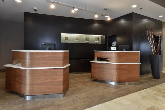 Imagen de los interiores del Hotel Courtyard Charlotte Concord. Foto 17