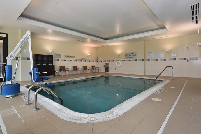 Imagen de la piscina del Hotel Courtyard Charlotte Concord. Foto 19