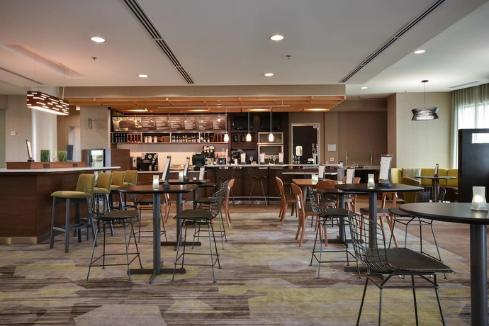 Imagen del bar/restaurante del Hotel Courtyard Charlotte Concord. Foto 3
