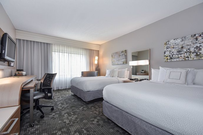 Imagen de la habitación del Hotel Courtyard Charlotte Matthews. Foto 3