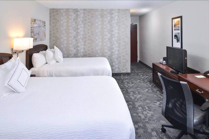 Imagen de la habitación del Hotel Courtyard Charlotte Matthews. Foto 4
