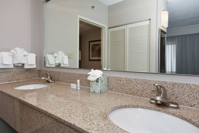 Imagen de la habitación del Hotel Courtyard Charlotte Matthews. Foto 14