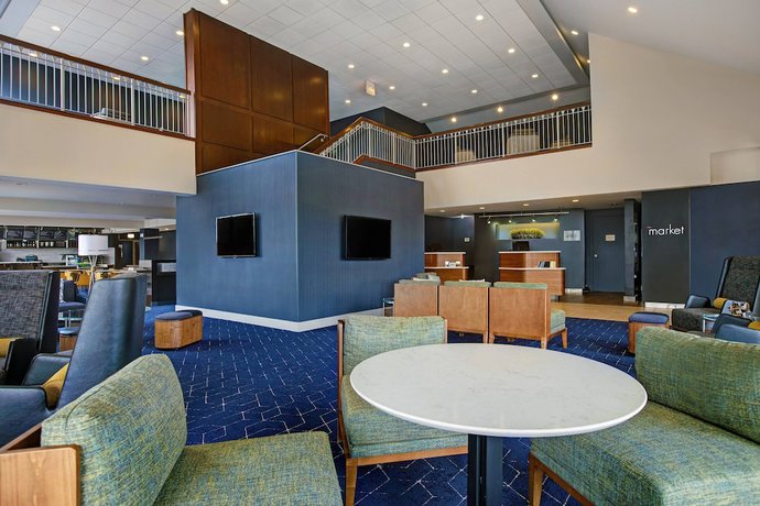 Imagen de los interiores del Hotel Courtyard Chicago Elmhurst/oakbrook Area. Foto 16