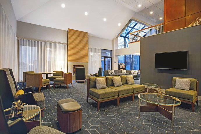 Imagen de los interiores del Hotel Courtyard Chicago Elmhurst/oakbrook Area. Foto 17
