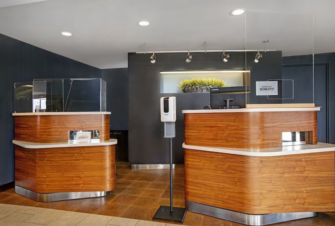 Imagen de los interiores del Hotel Courtyard Chicago Elmhurst/oakbrook Area. Foto 18