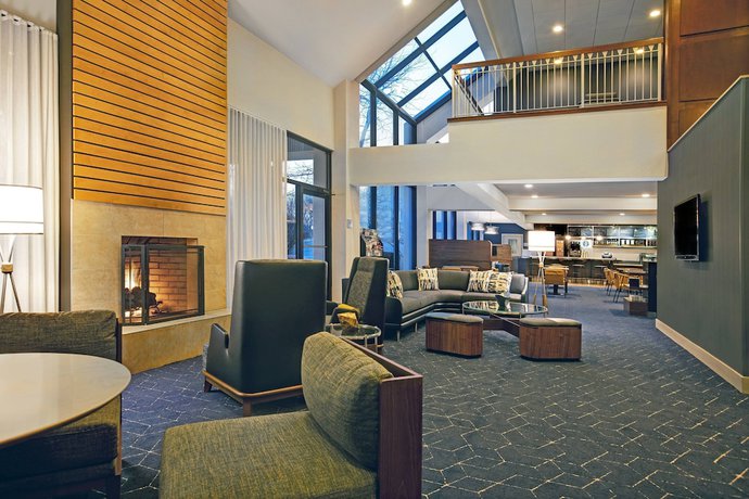 Imagen de los interiores del Hotel Courtyard Chicago Elmhurst/oakbrook Area. Foto 20