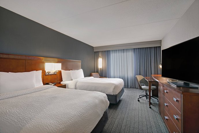 Imagen de la habitación del Hotel Courtyard Chicago Elmhurst/oakbrook Area. Foto 11