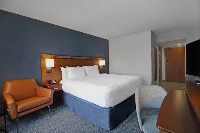 Imagen de la habitación del Hotel Courtyard Chicago Elmhurst/oakbrook Area. Foto 14