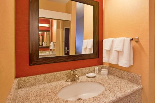 Imagen de la habitación del Hotel Courtyard Chicago Southeast/hammond, Indiana. Foto 19