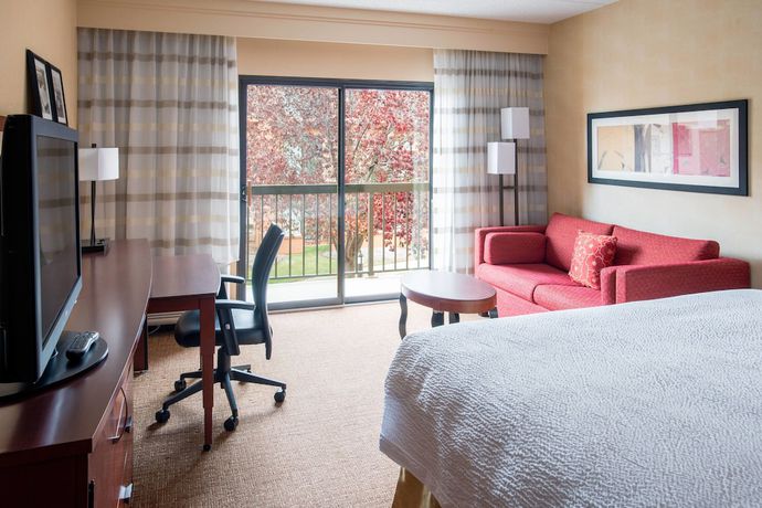 Imagen de la habitación del Hotel Courtyard Chicago Waukegan Gurnee. Foto 8