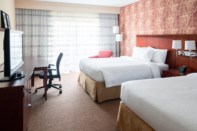 Imagen de la habitación del Hotel Courtyard Chicago Waukegan Gurnee. Foto 10