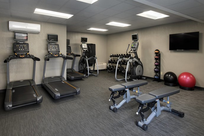 Imagen de los interiores del Hotel Courtyard Chicago Waukegan Gurnee. Foto 13