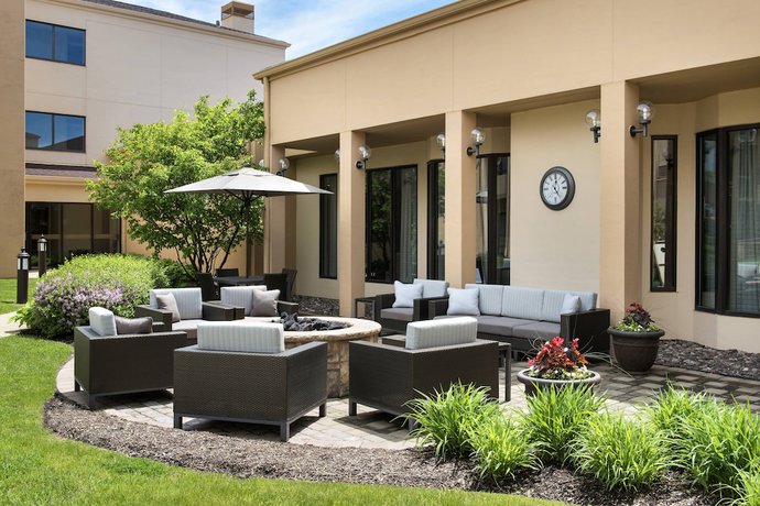 Imagen de los exteriores del Hotel Courtyard Chicago Waukegan Gurnee. Foto 11