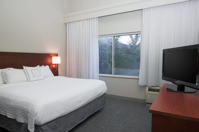 Imagen de la habitación del Hotel Courtyard Chico. Foto 3