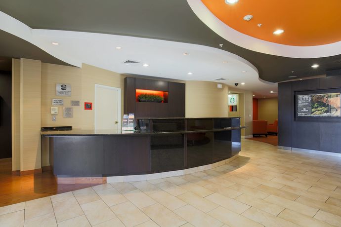 Imagen de los interiores del Hotel Courtyard Chico. Foto 10