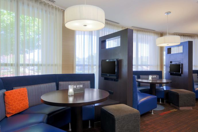 Imagen de los interiores del Hotel Courtyard Chico. Foto 11