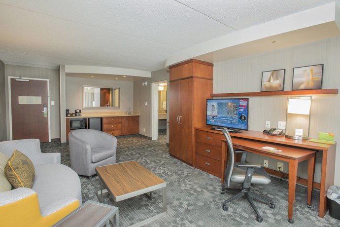 Imagen de la habitación del Hotel Courtyard Cincinnati North At Union Centre. Foto 9