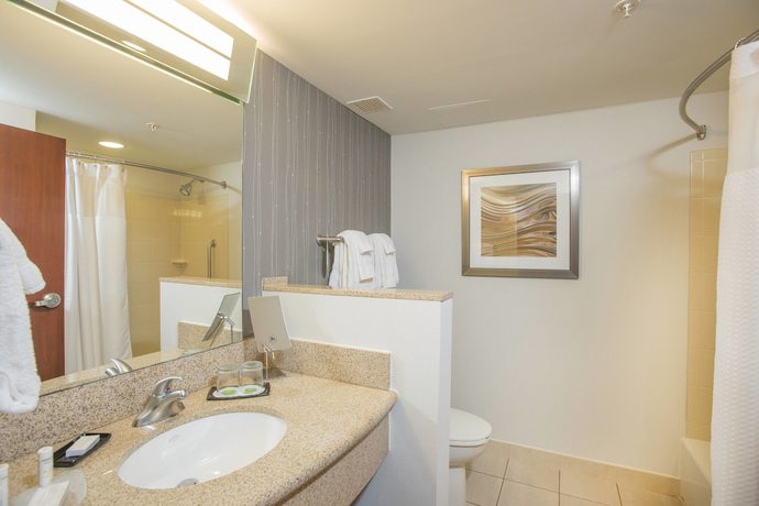 Imagen de la habitación del Hotel Courtyard Cincinnati North At Union Centre. Foto 16