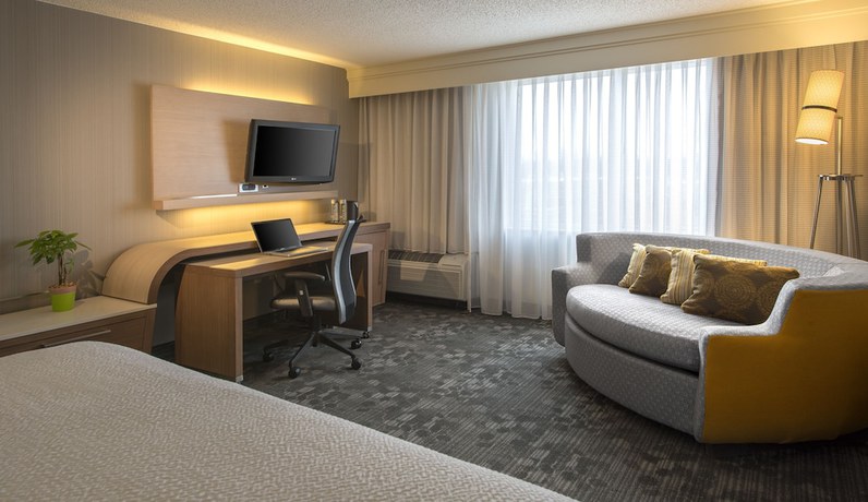 Imagen de la habitación del Hotel Courtyard Cleveland Airport South. Foto 7