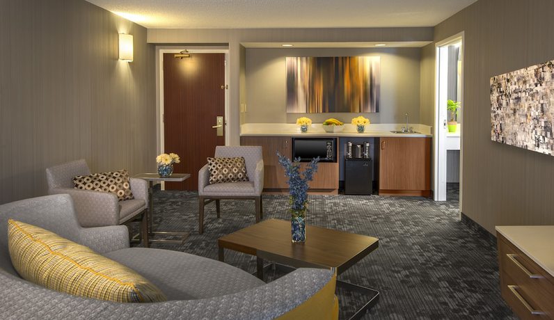 Imagen de la habitación del Hotel Courtyard Cleveland Airport South. Foto 11