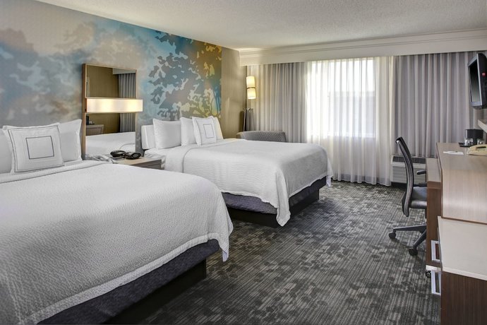 Imagen de la habitación del Hotel Courtyard Cleveland Airport South. Foto 13