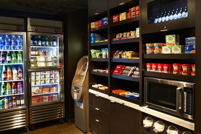 Imagen del bar/restaurante del Hotel Courtyard Cleveland Airport South. Foto 4