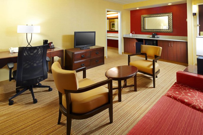 Imagen de la habitación del Hotel Courtyard Columbus Airport. Foto 8
