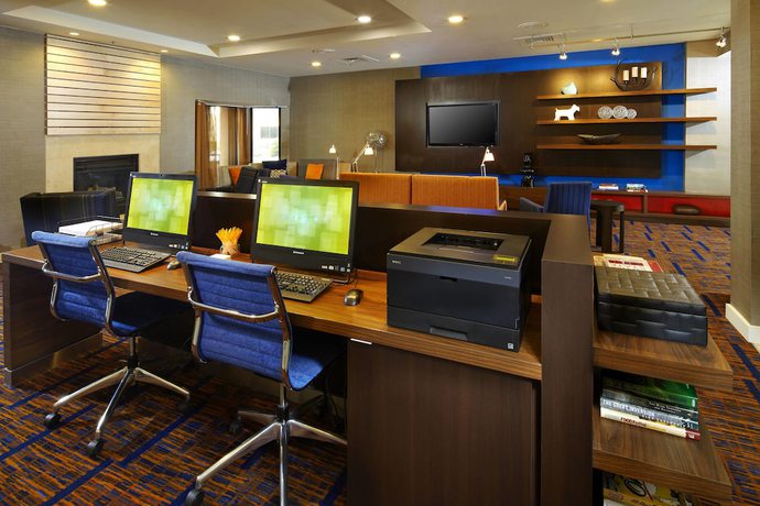 Imagen de los interiores del Hotel Courtyard Columbus Airport. Foto 14