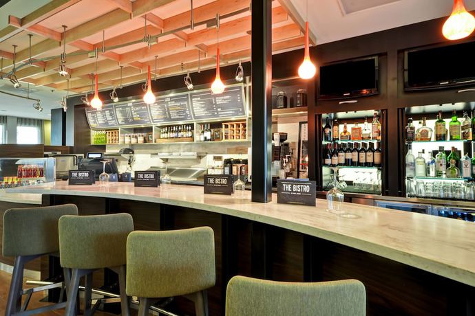 Imagen del bar/restaurante del Hotel Courtyard Dallas Medical/market Center. Foto 3