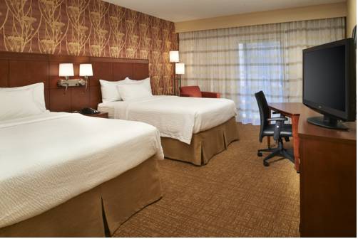 Imagen de la habitación del Hotel Courtyard Detroit Metro Airport Romulus. Foto 2