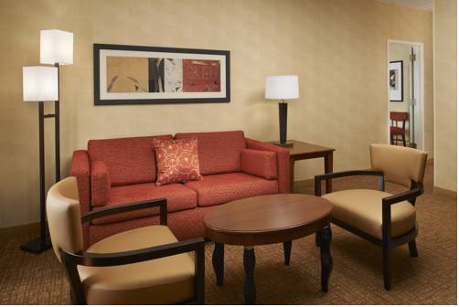 Imagen de la habitación del Hotel Courtyard Detroit Metro Airport Romulus. Foto 6