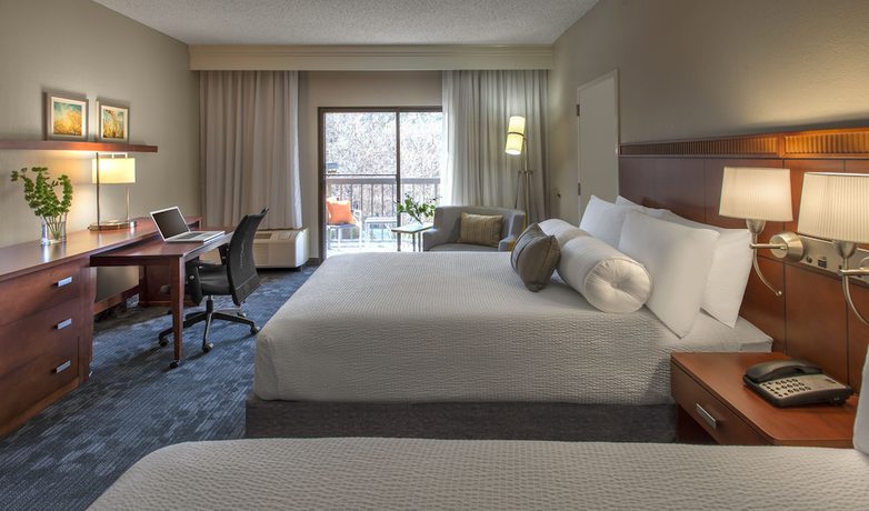 Imagen de la habitación del Hotel Courtyard Detroit Southfield. Foto 3