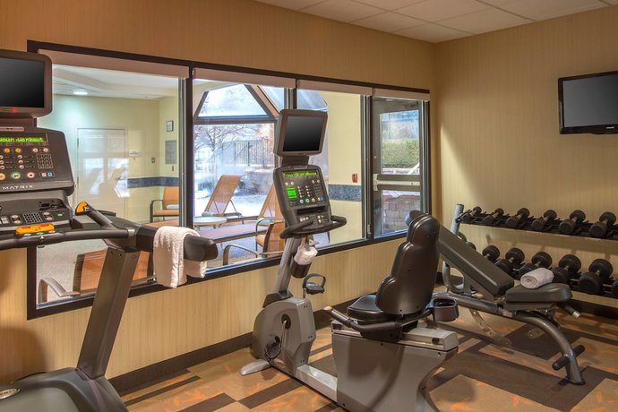 Imagen de los interiores del Hotel Courtyard Detroit Southfield. Foto 11