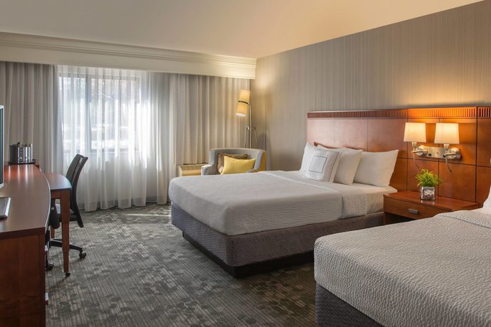 Imagen de la habitación del Hotel Courtyard Detroit Southfield. Foto 4